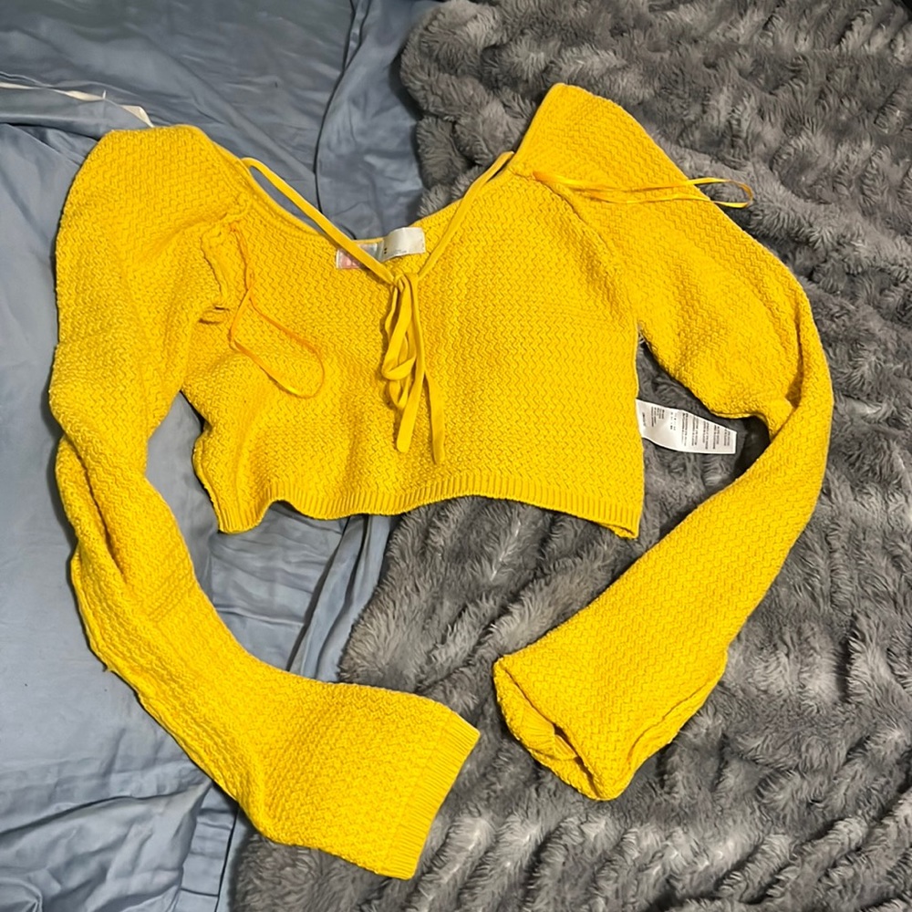 Long sleeve crop top